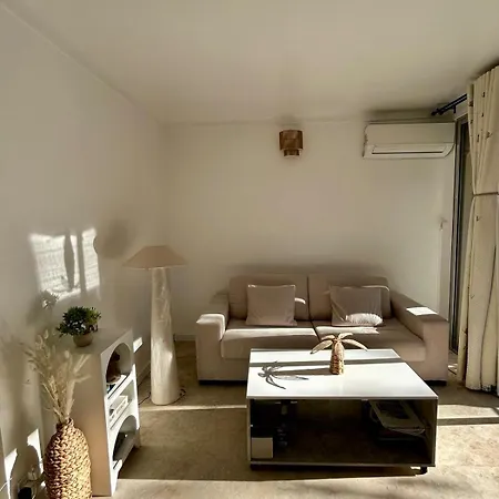 Golfe De Saint Tropez, 5min Beach, 1 , 1 Canape Lit , Terrasse Апартаменты