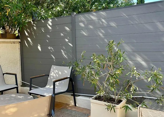 Golfe De Saint Tropez, 5min Beach, 1 , 1 Canape Lit , Terrasse Daire