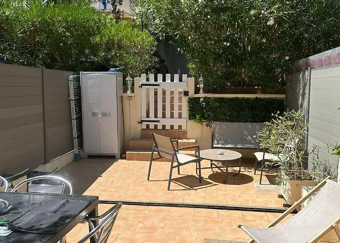 Golfe De Saint Tropez, 5min Beach, 1 , 1 Canape Lit , Terrasse Daire Gassin