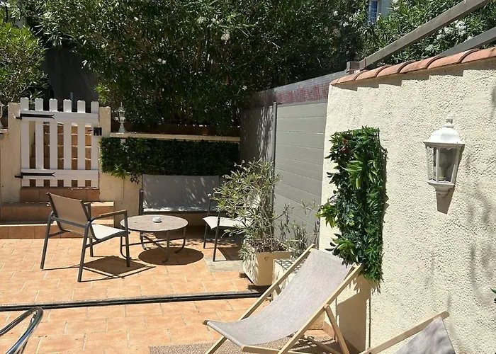 Golfe De Saint Tropez, 5min Beach, 1 , 1 Canape Lit , Terrasse Gassin